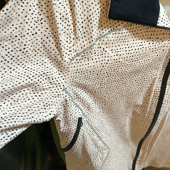 Lululemon jacket - Picture 7 of 10